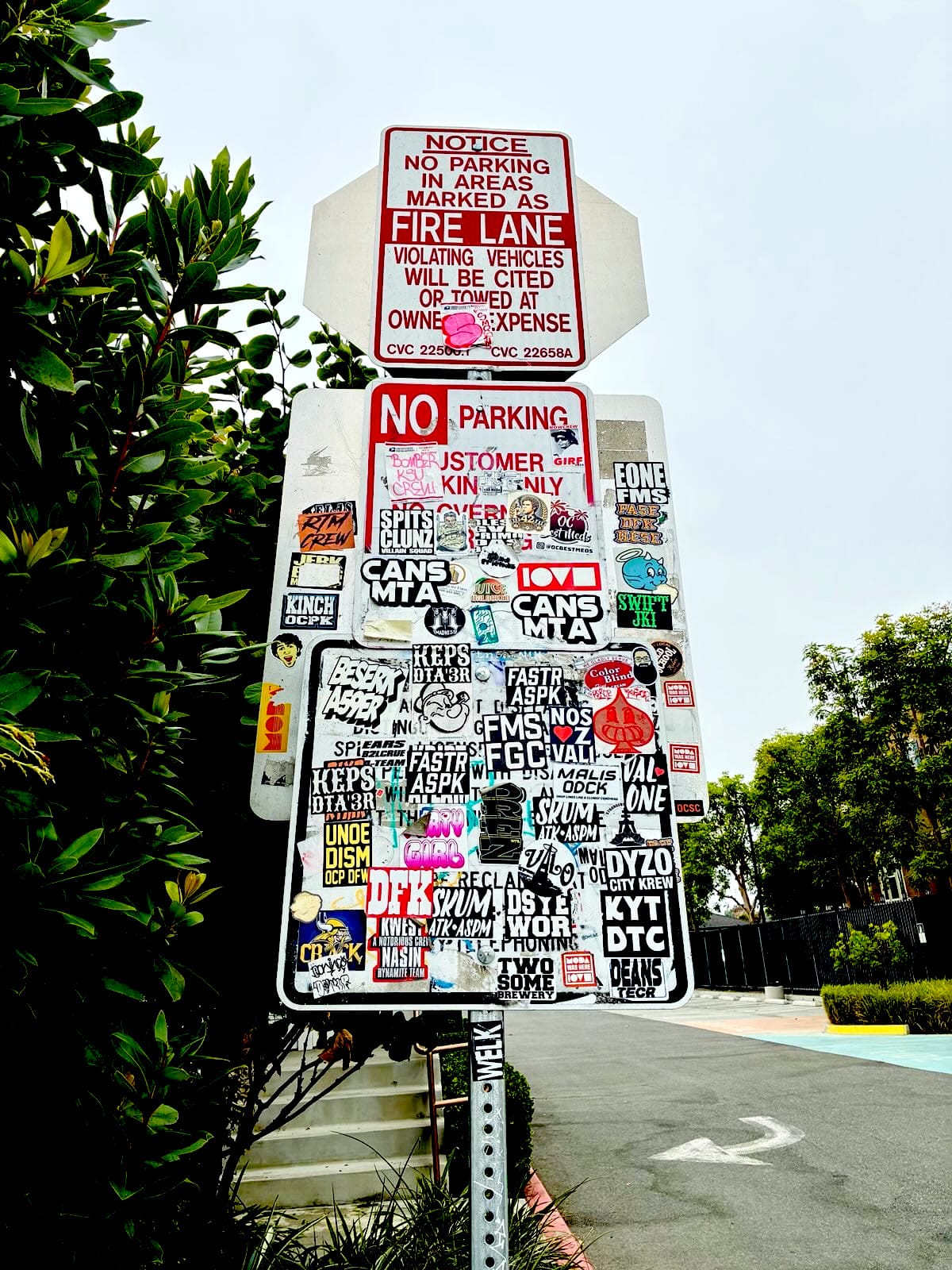 Is Parking Legal When the Sign's Obscured?